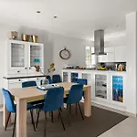 Villa Riviera