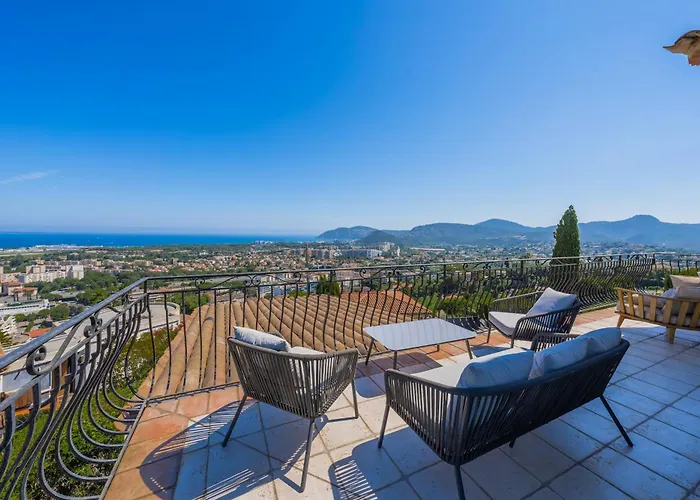 Villa Riviera